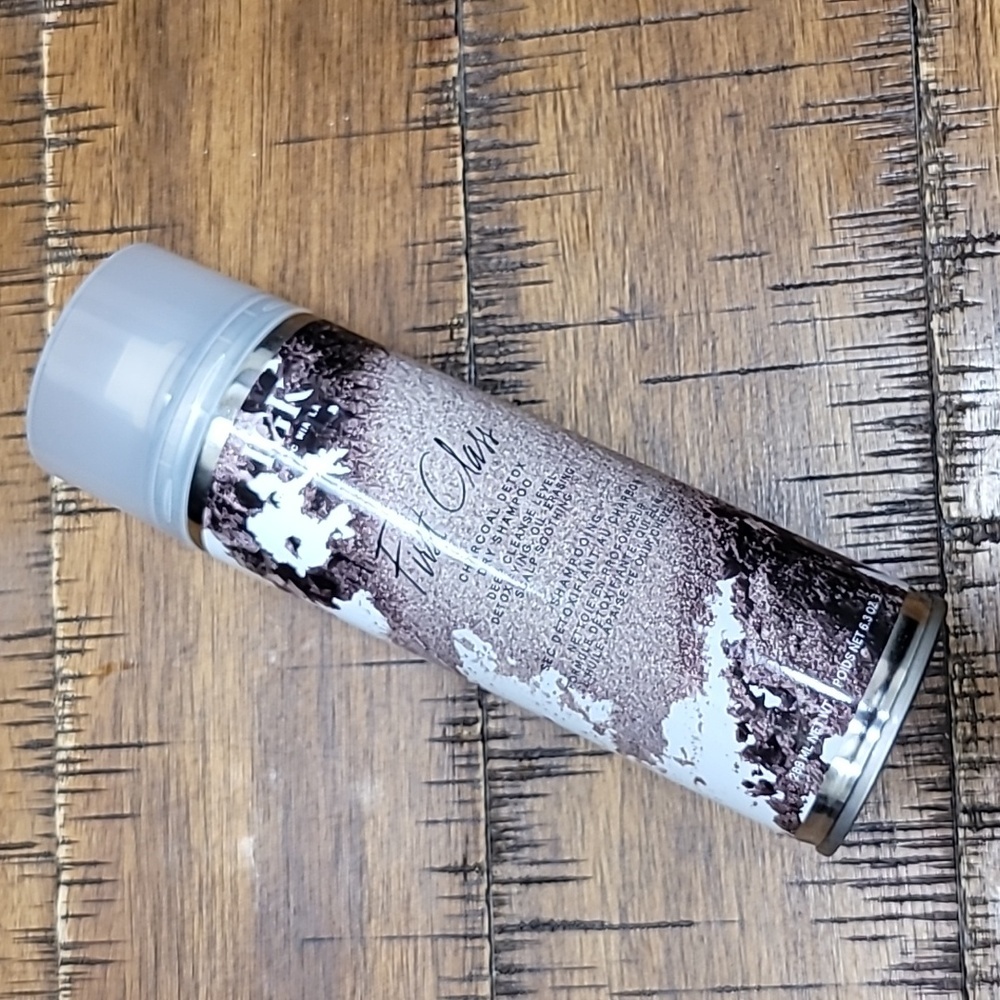 IGK First Class Charcoal Detox Dry Shampoo *NEW*